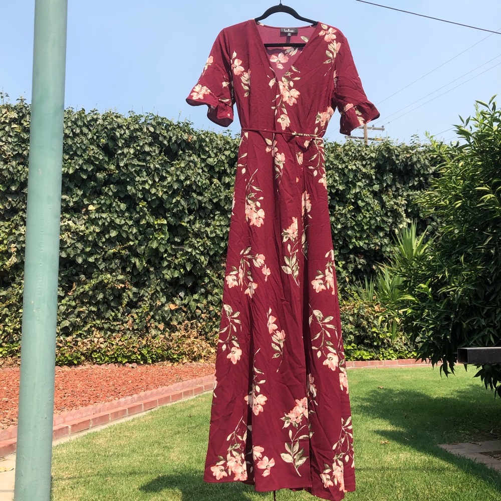 Lulu’s Floral Maxi Wrap Dress